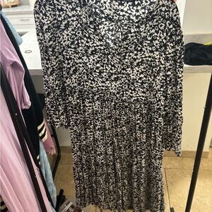 Zara Black and White Long Sleeve Dress